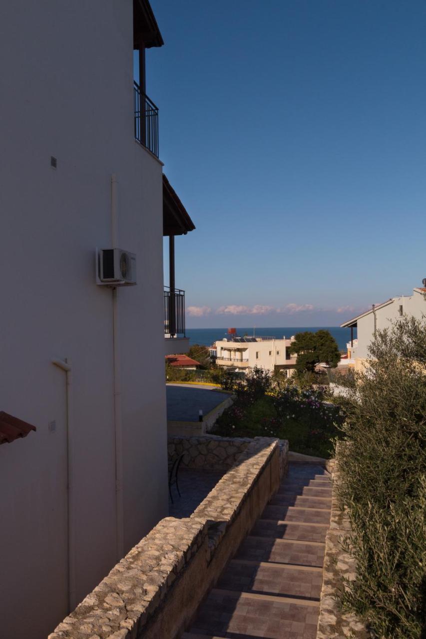 Like Home Agia Marina  Exterior photo